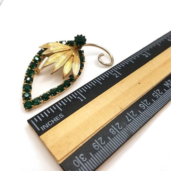 Vintage Green Rhinestone Floral Brooch, Mid-Century, 2 3/8 Inches - Picture 6 of 6